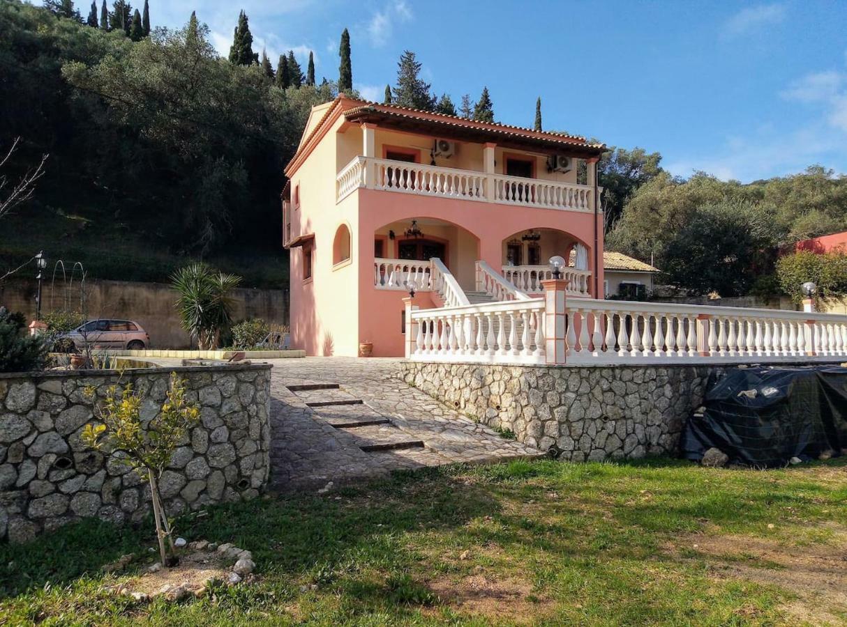 Villa Silvia Ágios Matthaíos Exterior foto