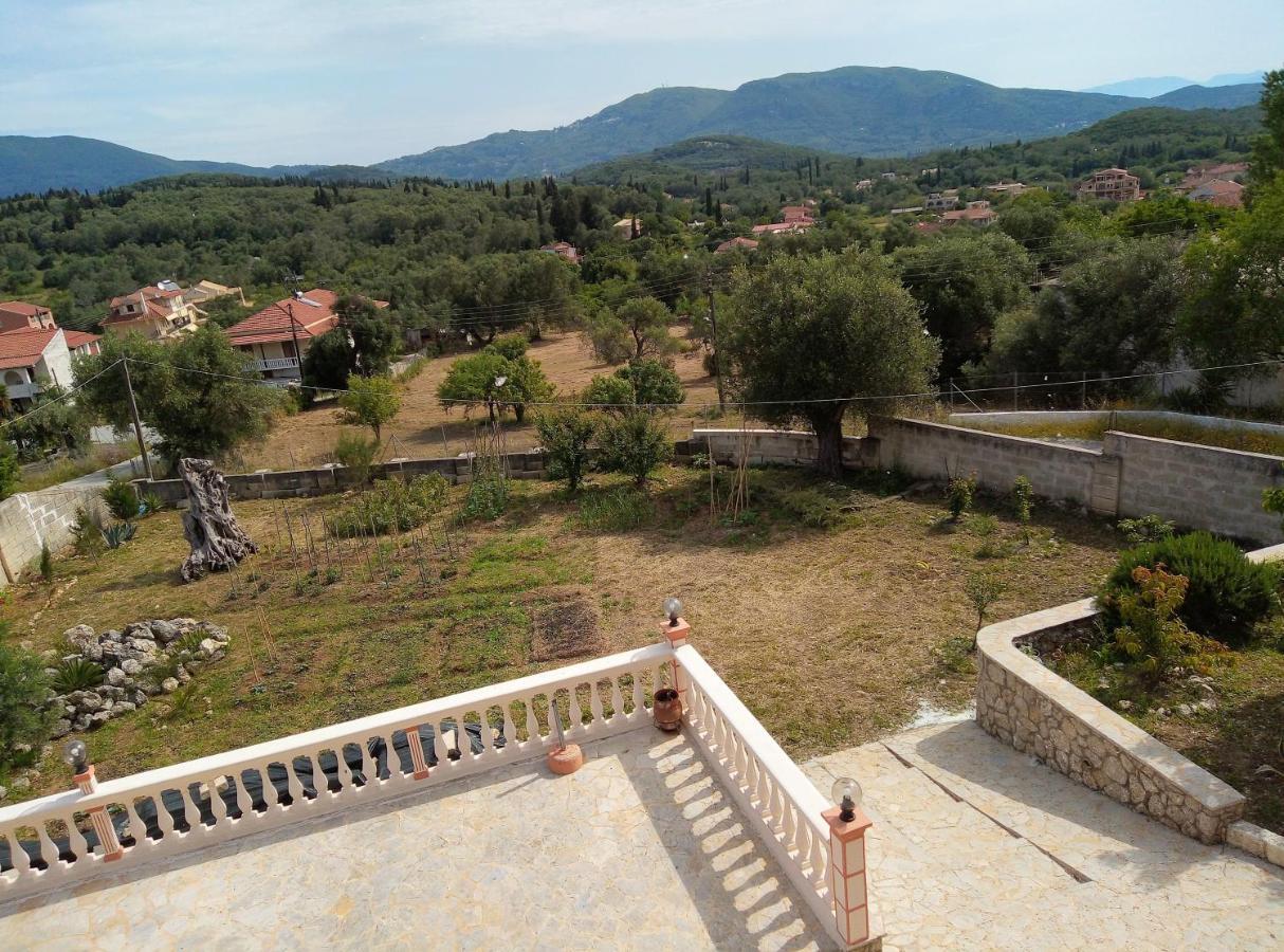 Villa Silvia Ágios Matthaíos Exterior foto